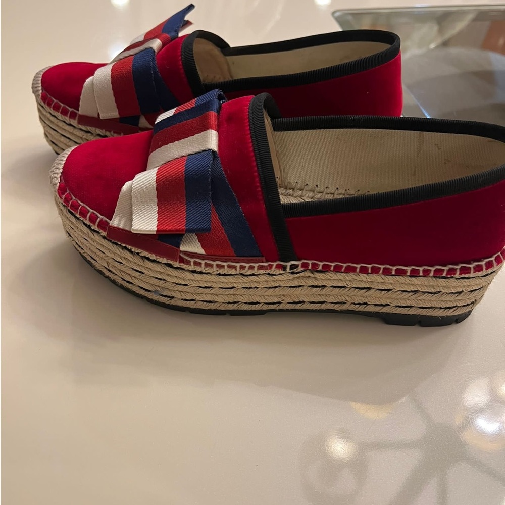 Gucci espadrilles, used once. Excellent condition. Size 38.